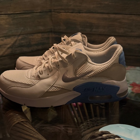 Nike Air White and Blue Sneakers - Picture 4 of 9